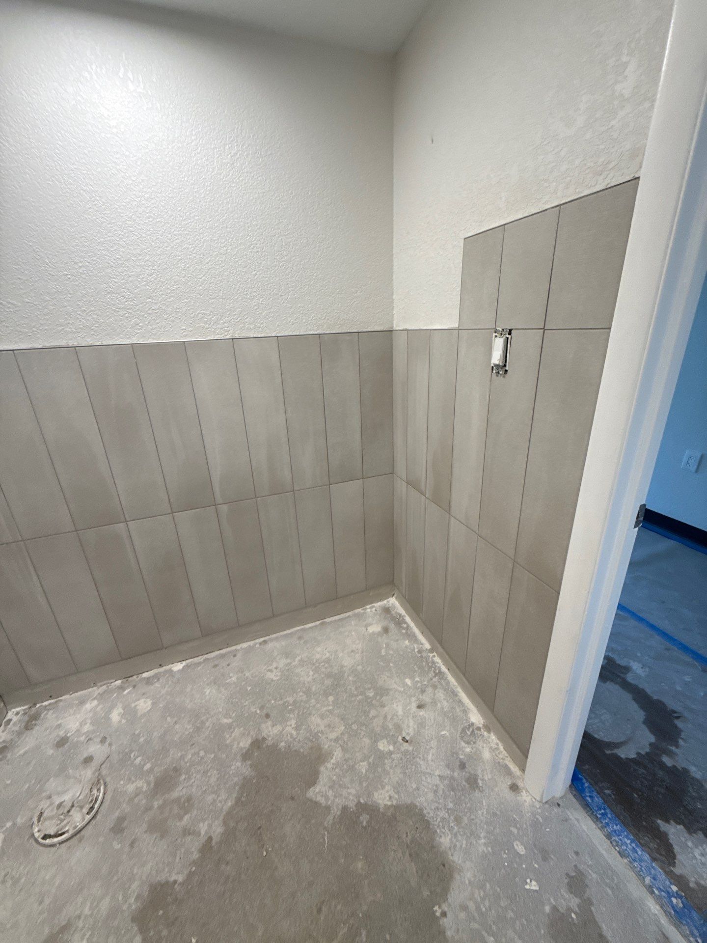 Kitchen tile backsplash